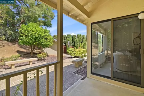 Exterior - 2942 Miller Dr, Fairfield, CA 94534 photo 5 of 11