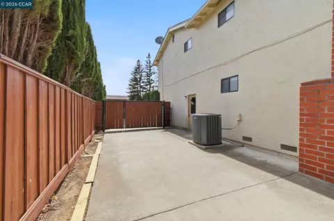 Exterior - 2942 Miller Dr, Fairfield, CA 94534 photo 10 of 11