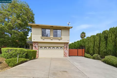 Exterior - 2942 Miller Dr, Fairfield, CA 94534 photo 2 of 11