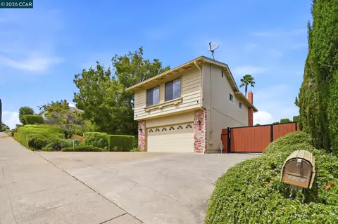 Exterior - 2942 Miller Dr, Fairfield, CA 94534 photo 3 of 11