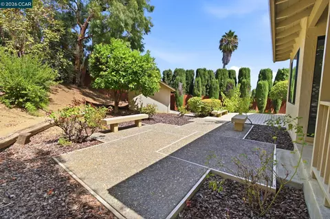 Exterior - 2942 Miller Dr, Fairfield, CA 94534 photo 6 of 11