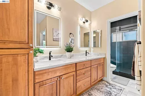 Bath - 1769 Carmel Ct, Fairview, CA 94541 photo 3 of 8