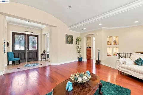 Entry Way - 1769 Carmel Ct, Fairview, CA 94541 photo 4 of 6