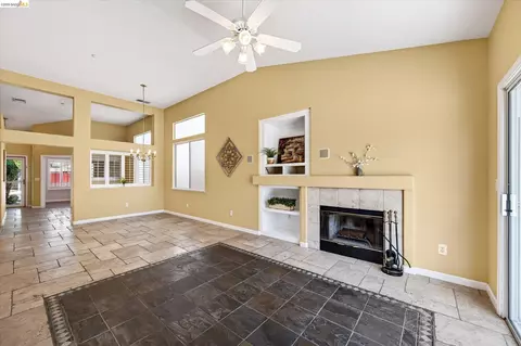 2012 Trailside Dr, Brentwood, CA 94513