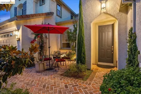 Exterior - 653 Bouma Ln, Ripon, CA 95366 photo 4 of 17