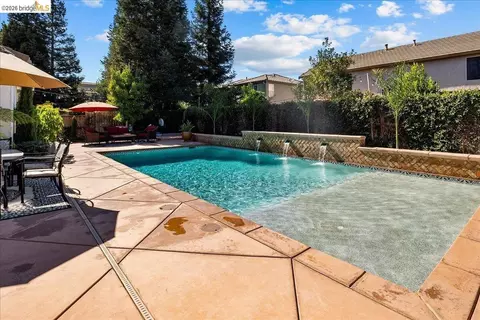 Exterior - 653 Bouma Ln, Ripon, CA 95366 photo 15 of 17