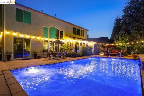 Exterior - 653 Bouma Ln, Ripon, CA 95366 photo 8 of 17