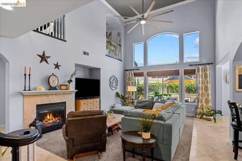 Living - 653 Bouma Ln, Ripon, CA 95366 photo 1 of 3