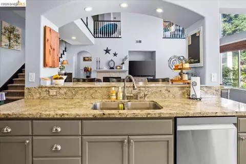 Kitchen - 653 Bouma Ln, Ripon, CA 95366 photo 4 of 6