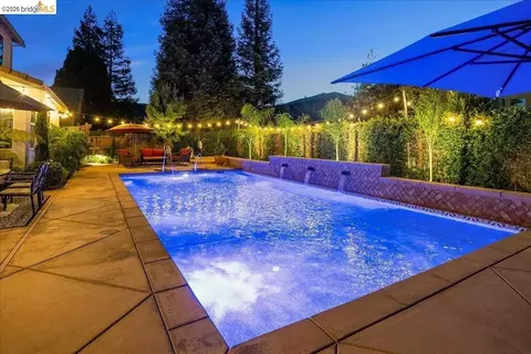 Exterior - 653 Bouma Ln, Ripon, CA 95366 photo 11 of 17