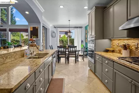 Kitchen - 653 Bouma Ln, Ripon, CA 95366 photo 5 of 6