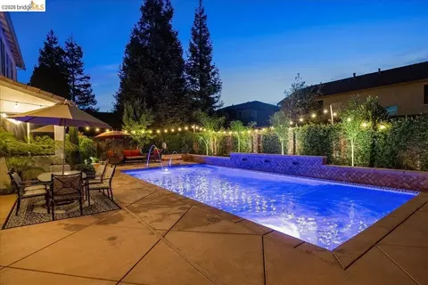 Exterior - 653 Bouma Ln, Ripon, CA 95366 photo 13 of 17