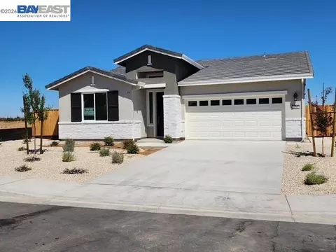 296 Colfax Ln, Oakley, CA 94561