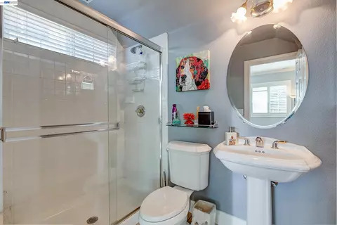 Bath - 4951 Grayhawk Ct, Dublin, CA 94568 photo 1 of 11