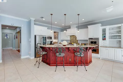 Kitchen - 4951 Grayhawk Ct, Dublin, CA 94568 photo 4 of 12