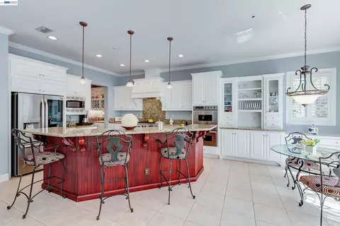 Kitchen - 4951 Grayhawk Ct, Dublin, CA 94568 photo 5 of 12