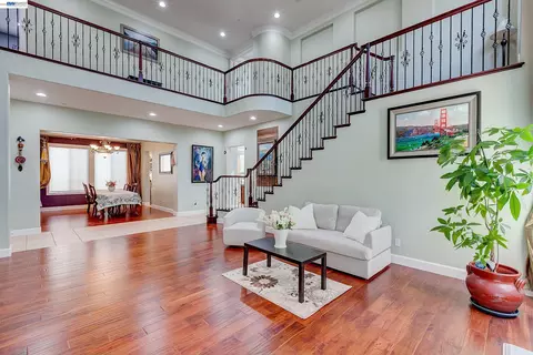 Living - 4951 Grayhawk Ct, Dublin, CA 94568 photo 6 of 11