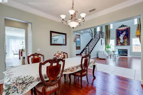 Dining - 4951 Grayhawk Ct, Dublin, CA 94568 photo 4 of 6