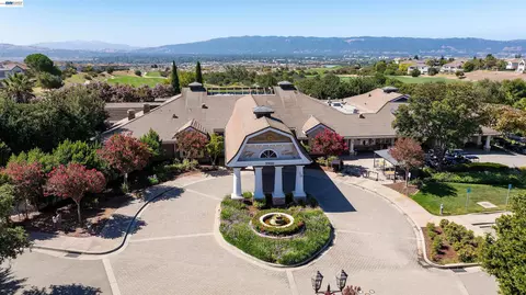 View/Area - 4951 Grayhawk Ct, Dublin, CA 94568 photo 4 of 8