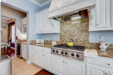 Kitchen - 4951 Grayhawk Ct, Dublin, CA 94568 photo 11 of 12