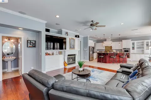 Living - 4951 Grayhawk Ct, Dublin, CA 94568 photo 11 of 11