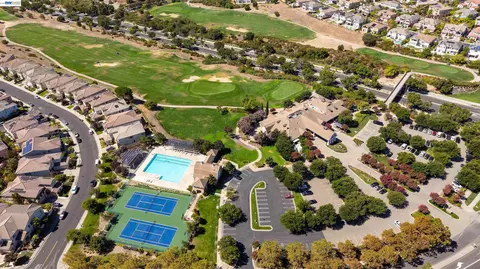 View/Area - 4951 Grayhawk Ct, Dublin, CA 94568 photo 7 of 8