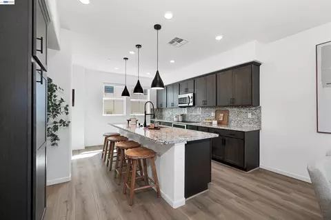 3737 Castro Valley Blvd, Castro Valley, CA 94546