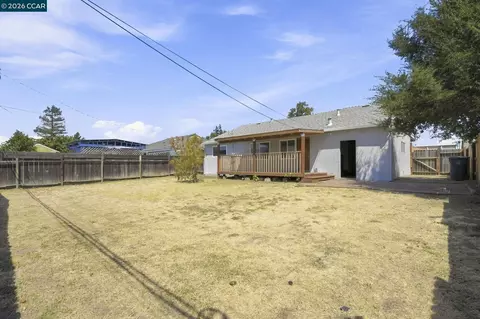 Exterior - 113 E Tennessee St, Fairfield, CA 94533 photo 10 of 16