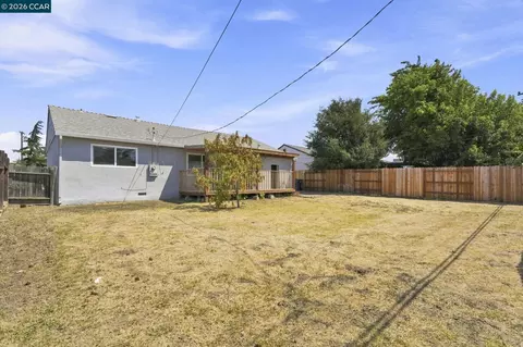 Exterior - 113 E Tennessee St, Fairfield, CA 94533 photo 13 of 16