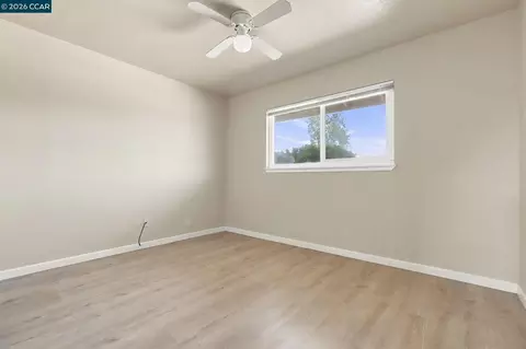 Bedroom - 113 E Tennessee St, Fairfield, CA 94533 photo 1 of 10
