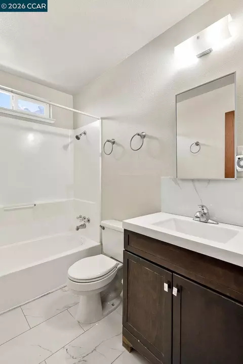 Bath - 113 E Tennessee St, Fairfield, CA 94533 photo 2 of 2