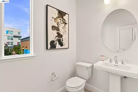 Bath - 3943 Summit Rd, Dublin, CA 94568 photo 3 of 7