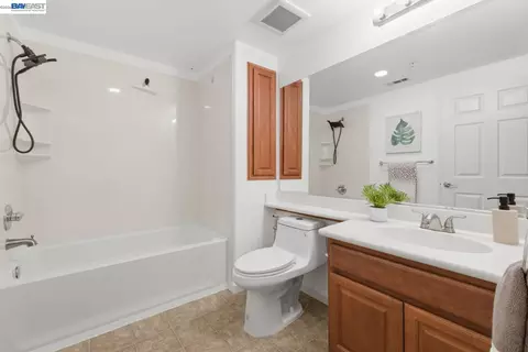Bath - 800 S Abel St #519, Milpitas, CA 95035 photo 4 of 5