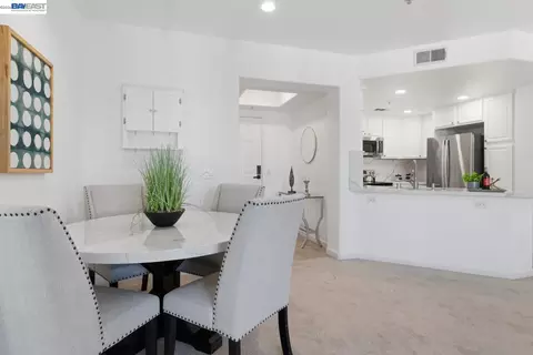 Dining - 800 S Abel St #519, Milpitas, CA 95035 photo 1 of 1