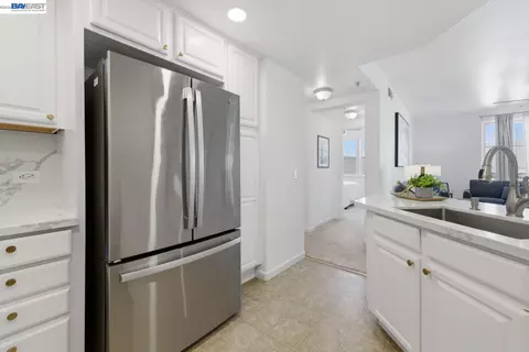 Kitchen - 800 S Abel St #519, Milpitas, CA 95035 photo 3 of 5