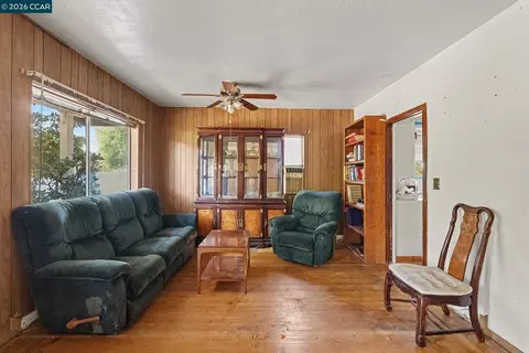 Living - 1318 Potter St, Martinez, CA 94553 photo 2 of 3