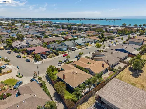 View/Area - 433 Kitty Hawk Rd, Alameda, CA 94501 photo 1 of 1