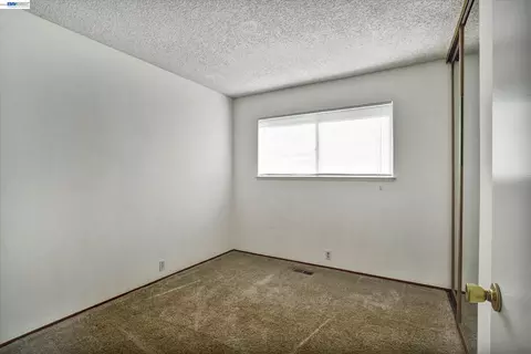 Bedroom - 2511 Mistletoe Dr, Hayward, CA 94545 photo 5 of 7