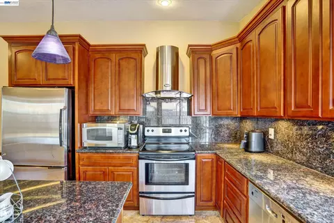 Kitchen - 2511 Mistletoe Dr, Hayward, CA 94545 photo 3 of 3