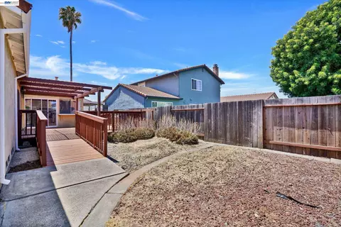 Exterior - 2511 Mistletoe Dr, Hayward, CA 94545 photo 3 of 4