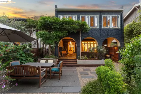 6434 Regent St, Oakland, CA 94618