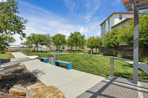 Exterior - 5915 Abbott St, Dublin, CA 94568 photo 16 of 17