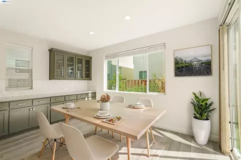 Dining - 5915 Abbott St, Dublin, CA 94568 photo 1 of 1