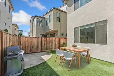 Exterior - 5915 Abbott St, Dublin, CA 94568 photo 4 of 17