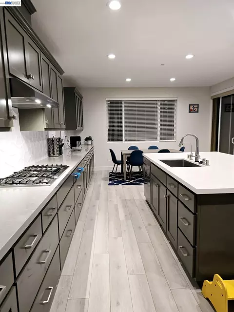 Kitchen - 5915 Abbott St, Dublin, CA 94568 photo 4 of 11