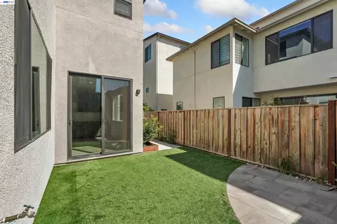 Exterior - 5915 Abbott St, Dublin, CA 94568 photo 6 of 17