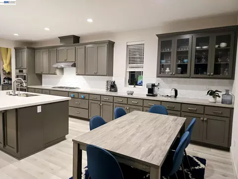 Kitchen - 5915 Abbott St, Dublin, CA 94568 photo 11 of 11