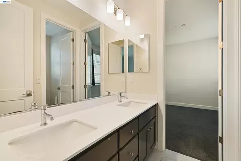Bath - 5915 Abbott St, Dublin, CA 94568 photo 1 of 4
