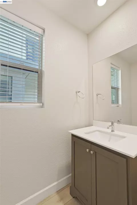 Bath - 5915 Abbott St, Dublin, CA 94568 photo 4 of 4