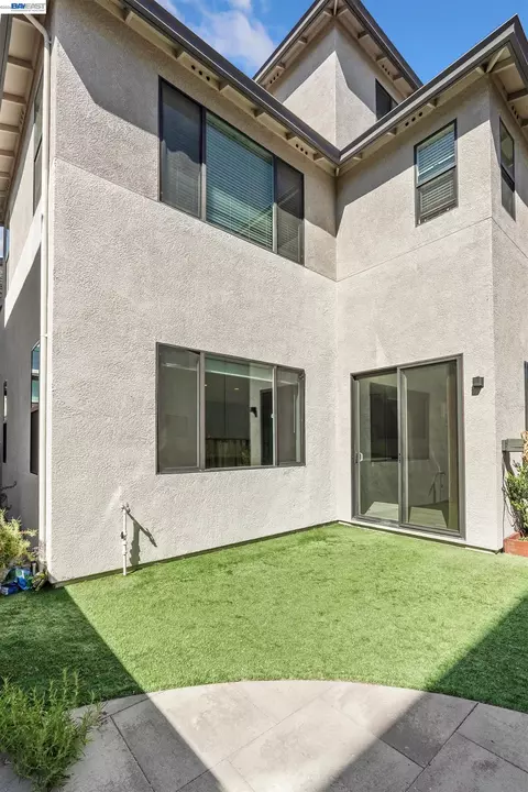 Exterior - 5915 Abbott St, Dublin, CA 94568 photo 7 of 17